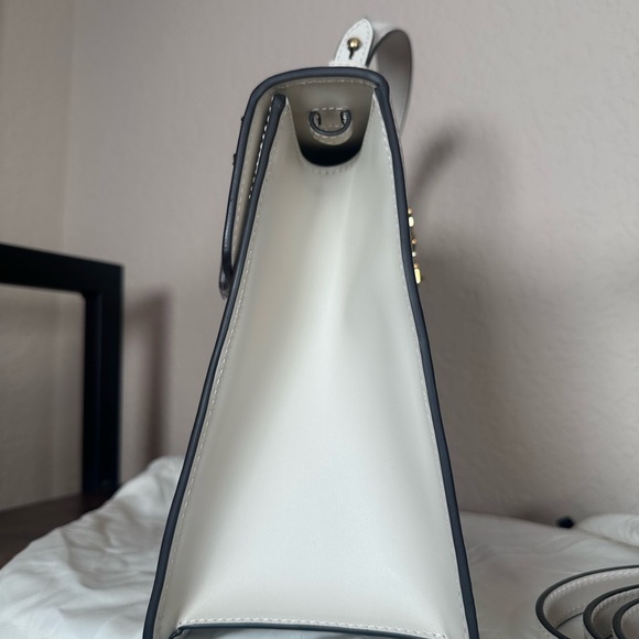 Authentic Gucci Large Sylvie White with Floral Embroidery - Picture 7 of 12